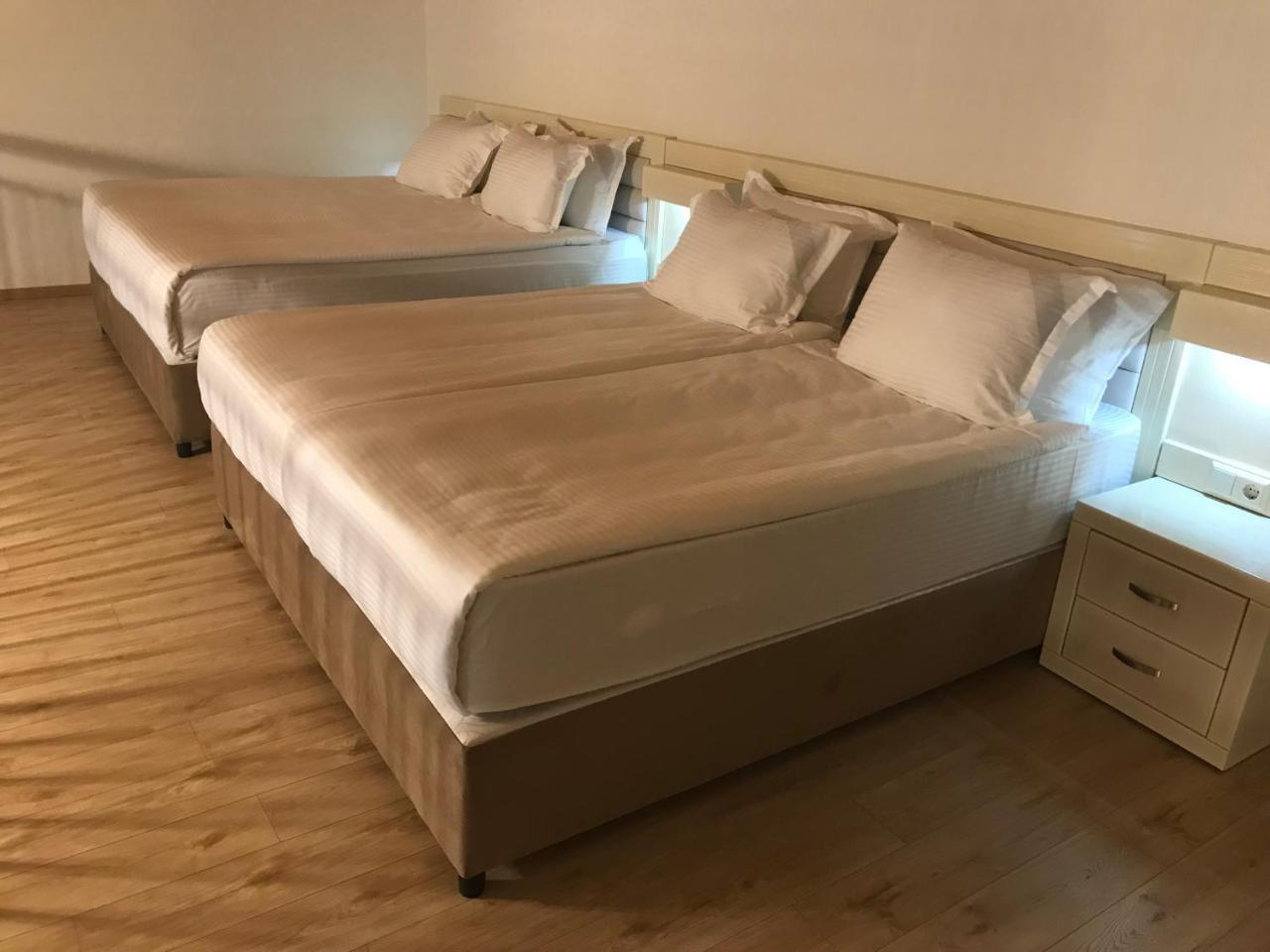 Full Comfort Apartment On Aghmashenebeli Tbilisi Exterior foto