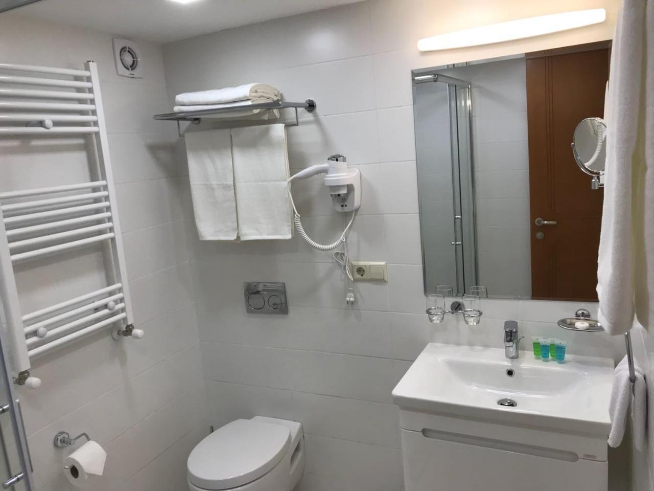 Full Comfort Apartment On Aghmashenebeli Tbilisi Exterior foto