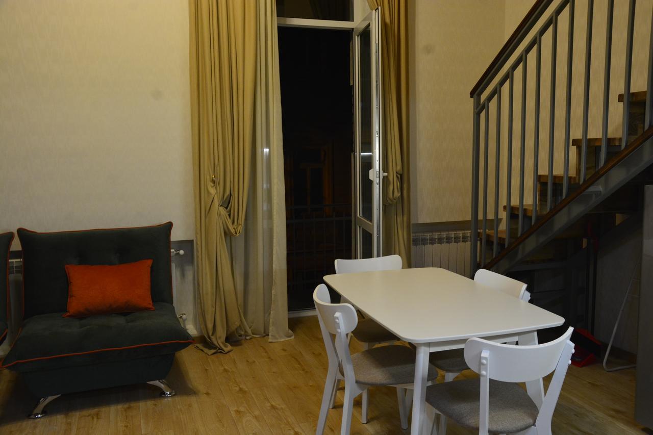 Full Comfort Apartment On Aghmashenebeli Tbilisi Exterior foto